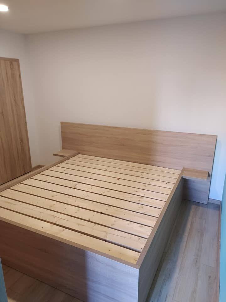 Bett in Eiche Sonoma mit Ablagefläche neben dem Kopfteil