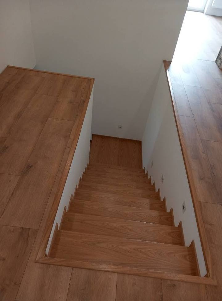 Eichenstiege von oben, Blick vom Obergeschoß des Hauses